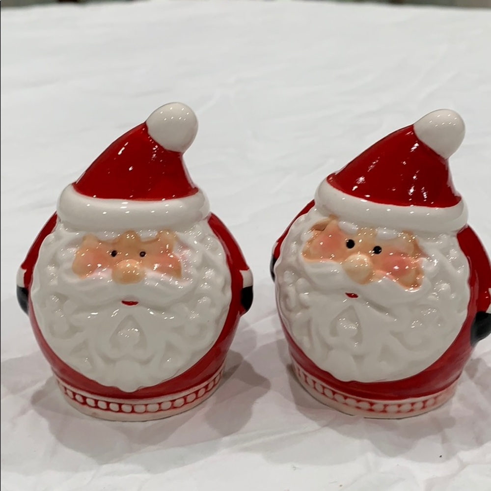 Christmas salt And pepper shakers